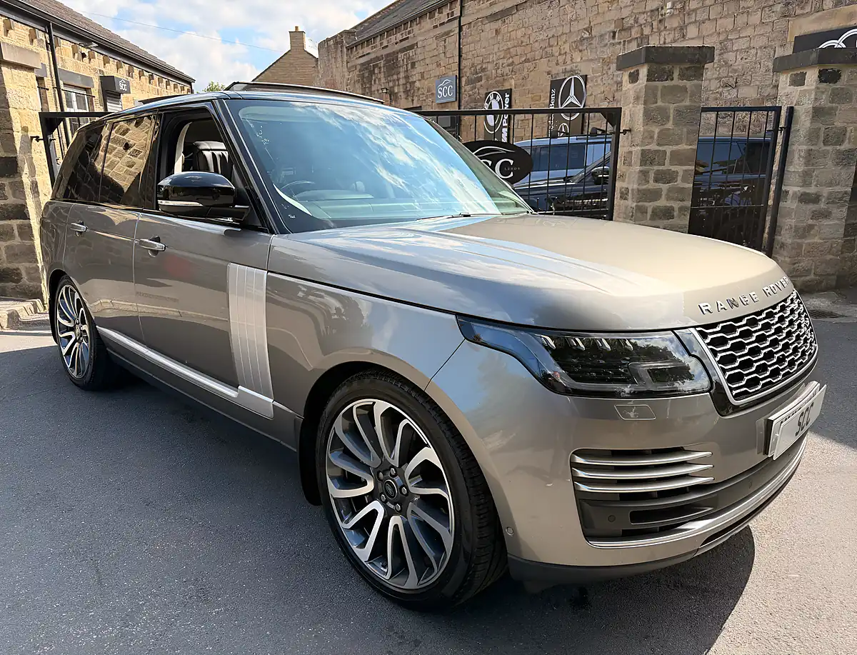Used 2019 Land Rover Range Rover Autobiography Silicon Silver - Interior and Exterior details 7