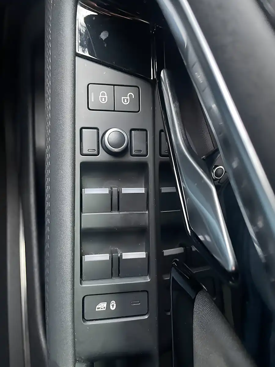 Used 2019 Land Rover Range Rover Evoque 5dr 2WD Black - Interior and Exterior details 16