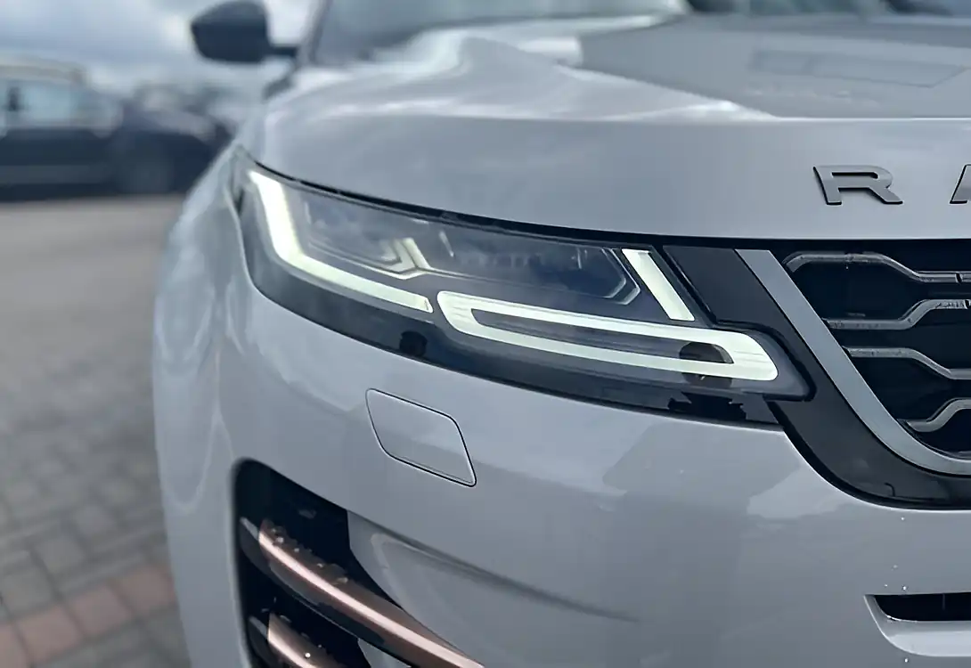 Used 2019 Land Rover Range Rover Evoque First Edition Seoul Pearl Silver - Interior and Exterior details 15