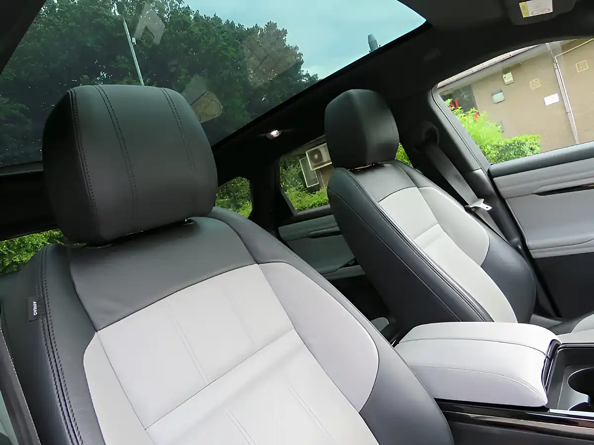 Used 2019 Land Rover Range Rover Evoque First Edition Silver - Interior and Exterior details 10