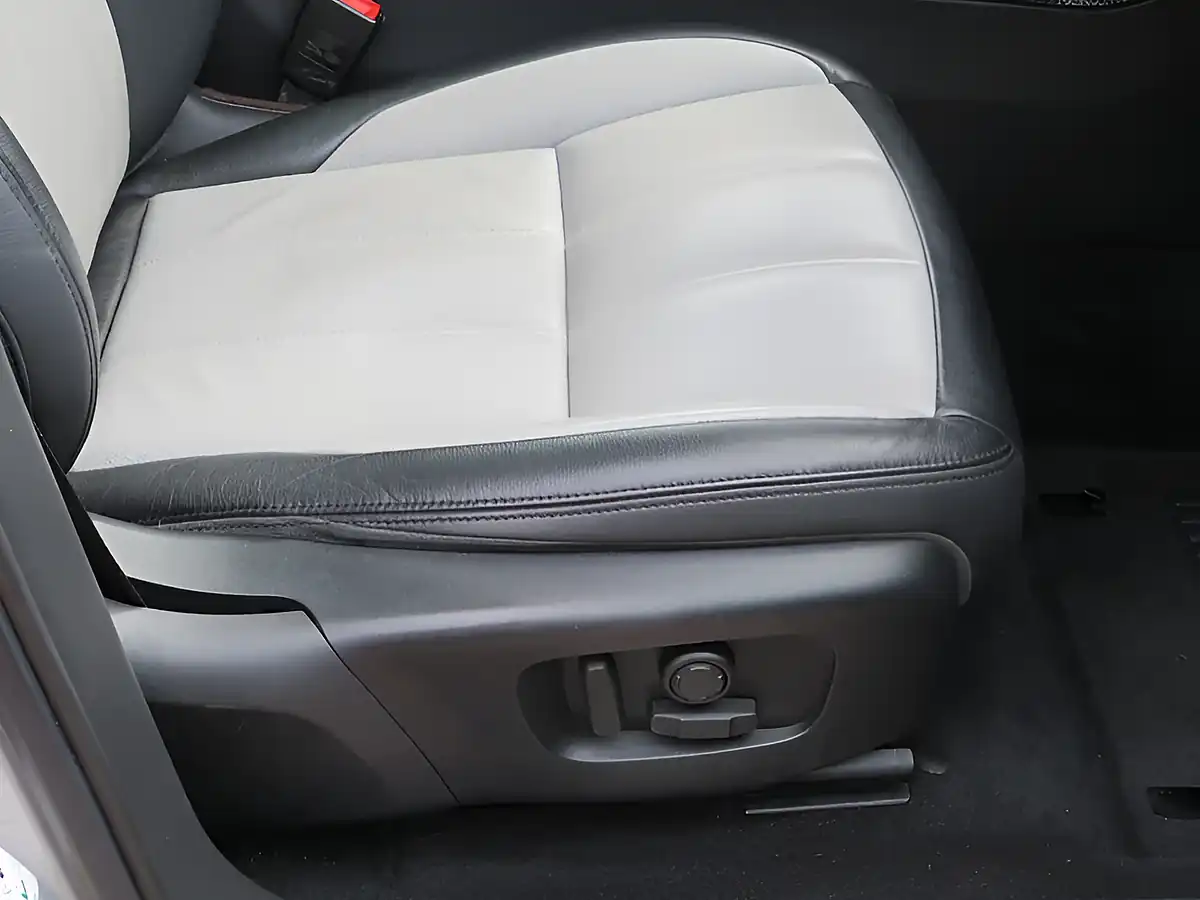 Used 2019 Land Rover Range Rover Evoque First Edition Silver - Interior and Exterior details 11