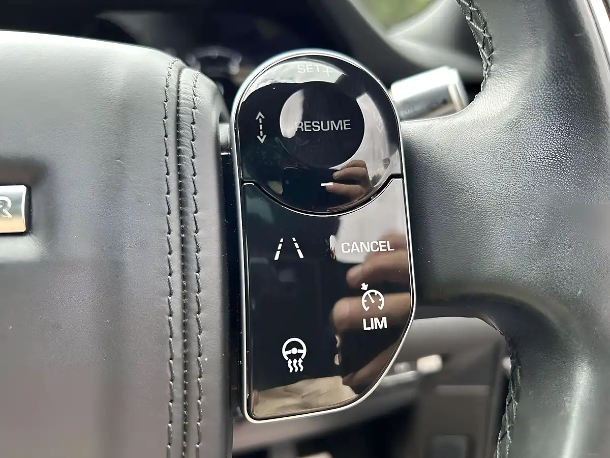 Used 2019 Land Rover Range Rover Evoque Hse Black - Interior and Exterior details 13