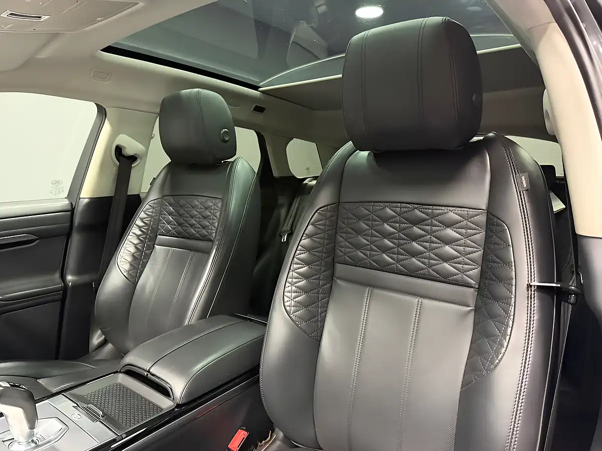 Used 2019 Land Rover Range Rover Evoque Hse Carpathian Grey - Interior and Exterior details 17
