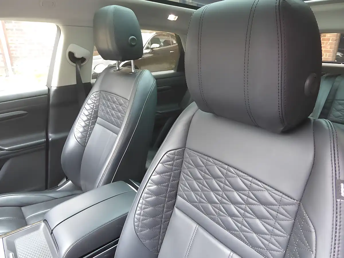 Used 2019 Land Rover Range Rover Evoque Hse Carpathian Grey - Interior and Exterior details 14