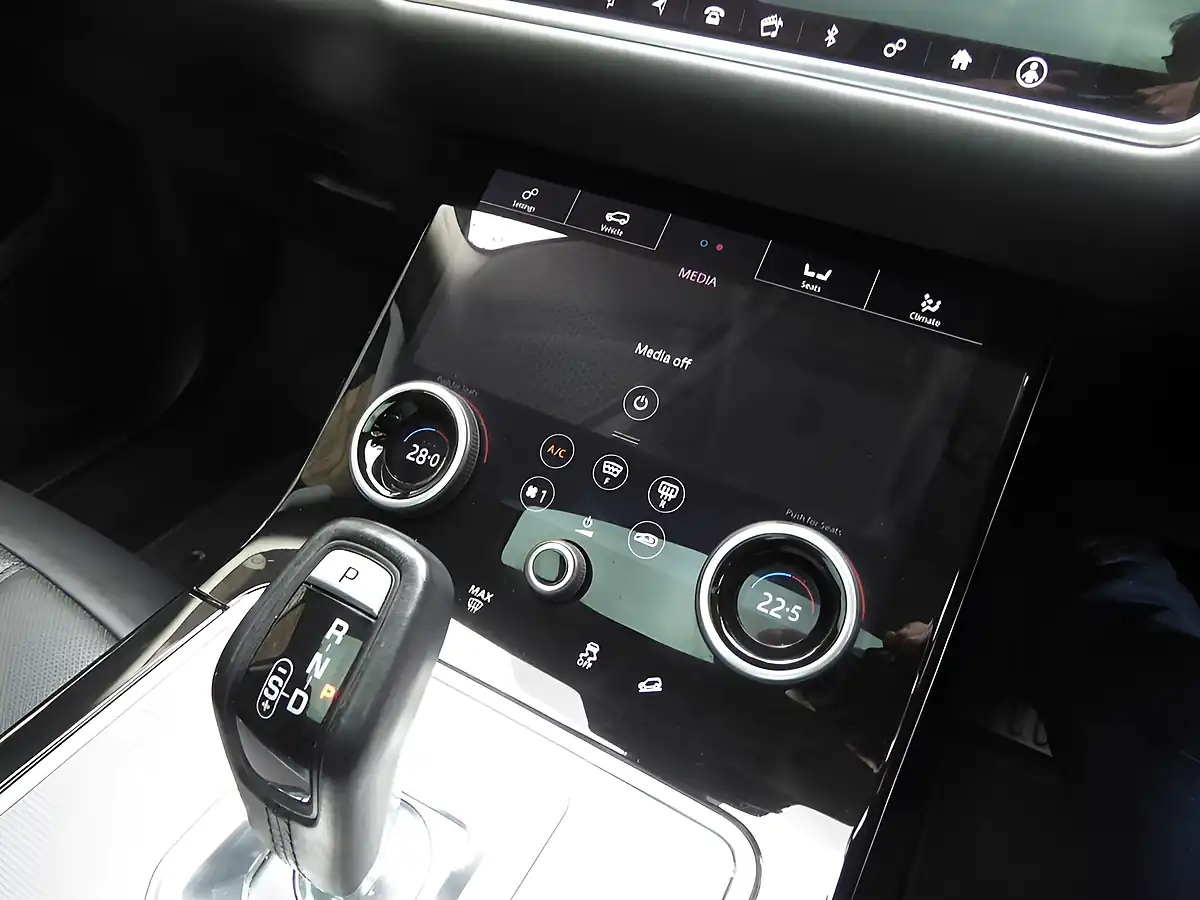 Used 2019 Land Rover Range Rover Evoque Hse Carpathian Grey - Interior and Exterior details 18