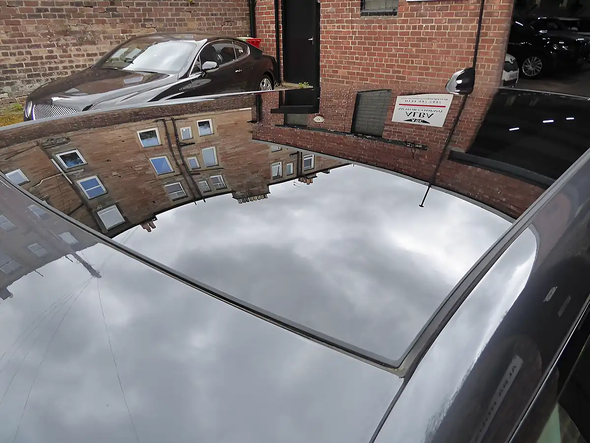Used 2019 Land Rover Range Rover Evoque Hse Carpathian Grey - Interior and Exterior details 8