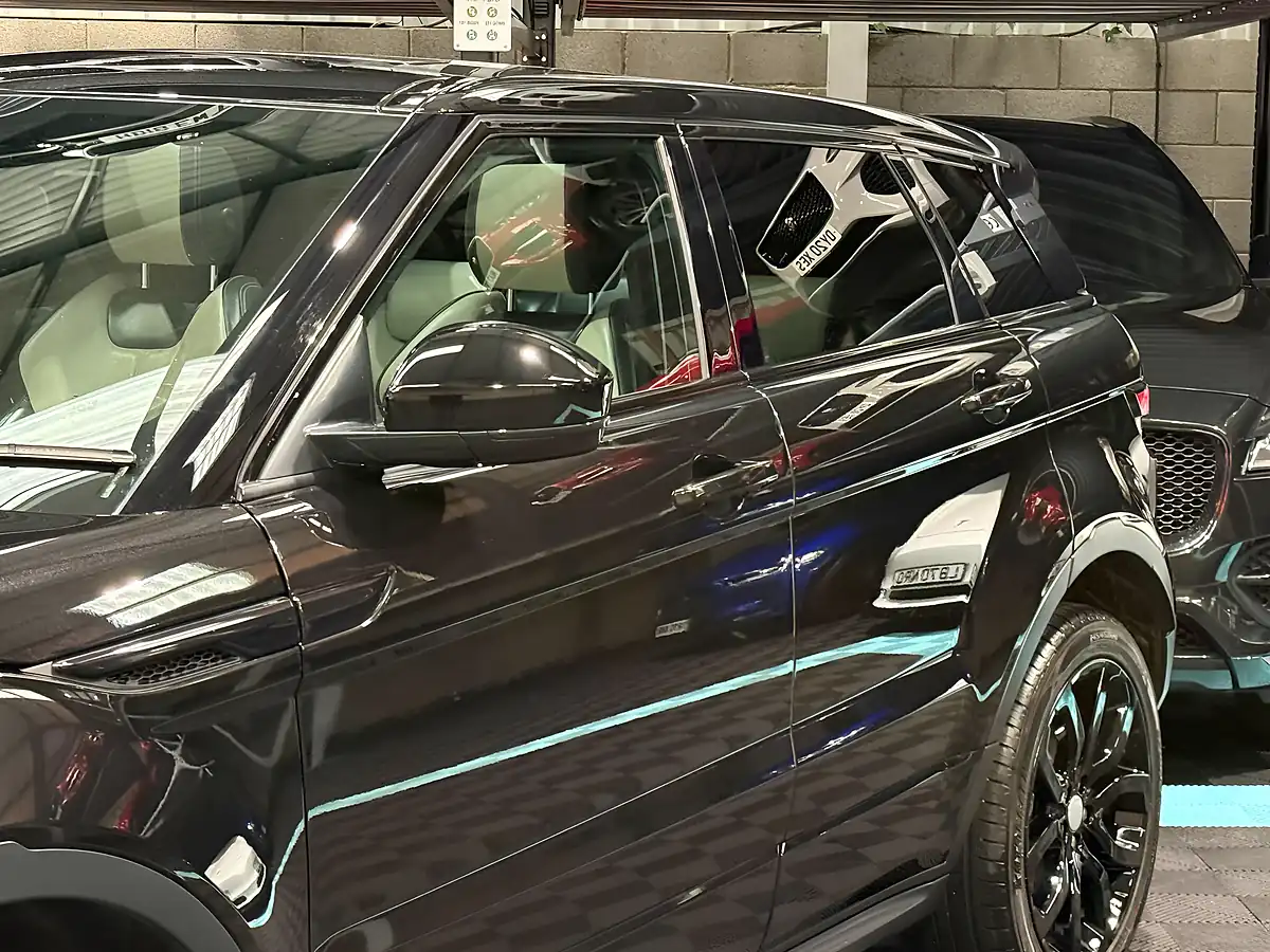 Used 2019 Land Rover Range Rover Evoque Hse Dynamic Black - Interior and Exterior details 14
