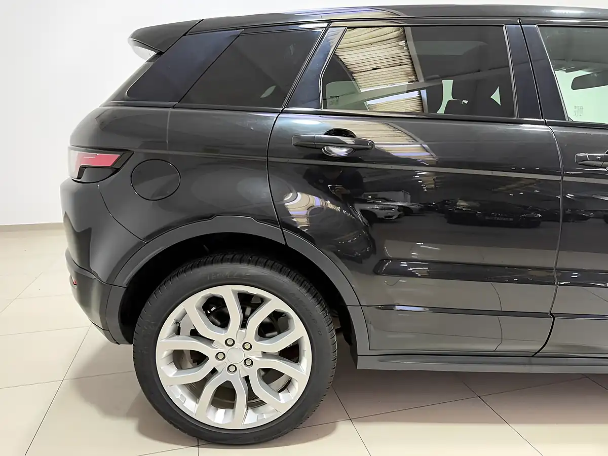 Used 2019 Land Rover Range Rover Evoque Hse Dynamic Black - Interior and Exterior details 11