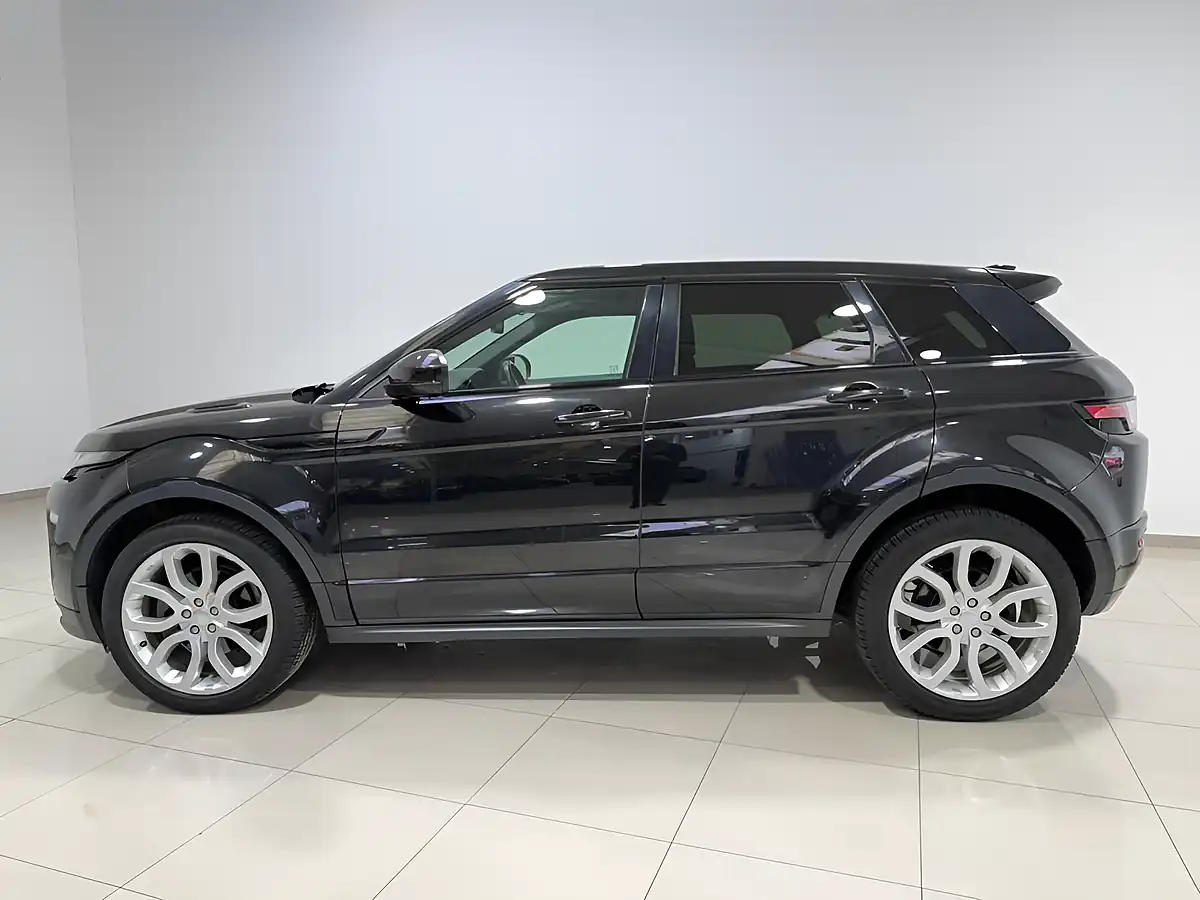 Used 2019 Land Rover Range Rover Evoque Hse Dynamic Black - Interior and Exterior details 6