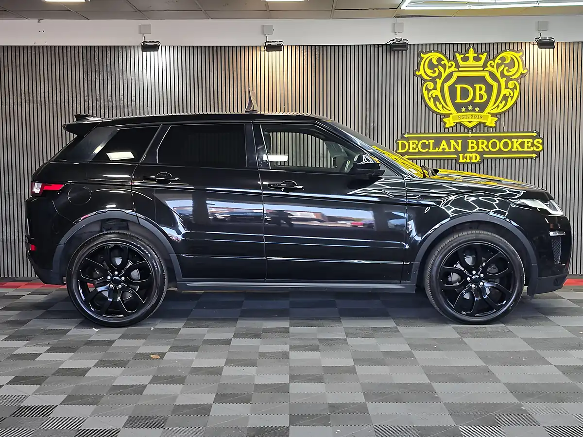 Used 2019 Land Rover Range Rover Evoque Hse Dynamic Black - Interior and Exterior details 3