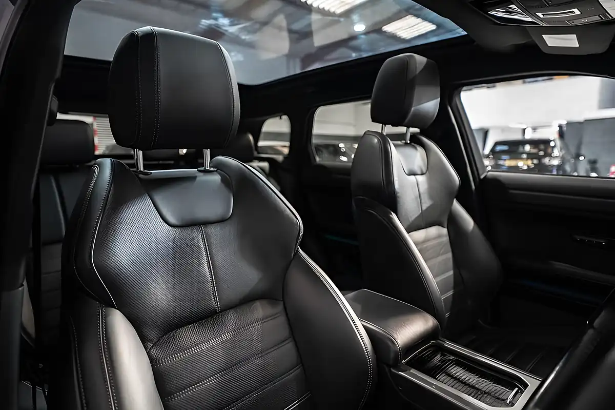Used 2019 Land Rover Range Rover Evoque Hse Dynamic Blue - Interior and Exterior details 11