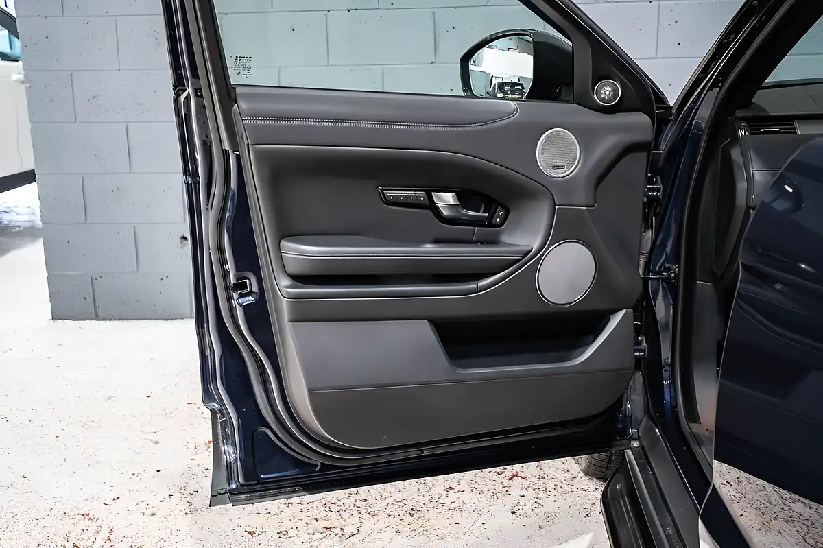 Used 2019 Land Rover Range Rover Evoque Hse Dynamic Blue - Interior and Exterior details 13