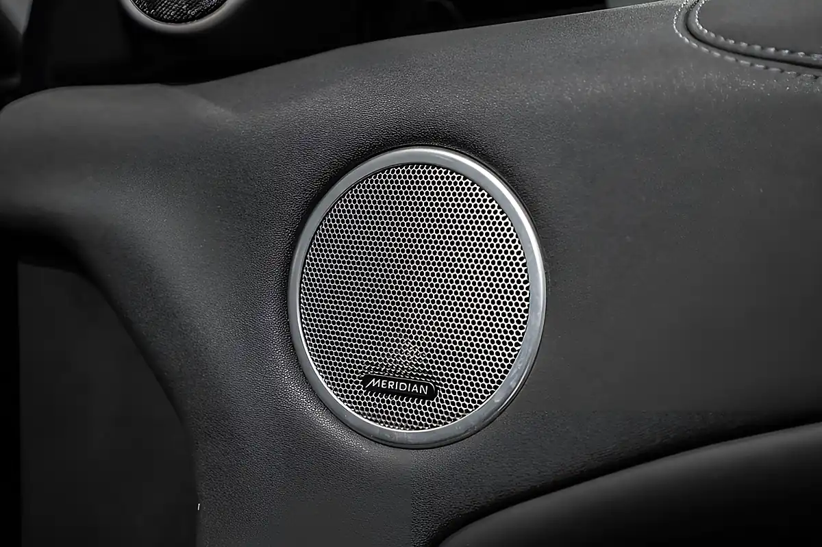 Used 2019 Land Rover Range Rover Evoque Hse Dynamic Blue - Interior and Exterior details 9