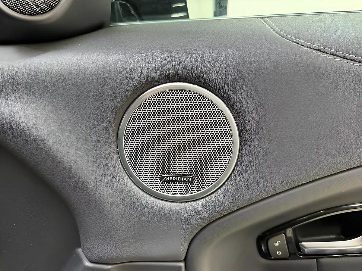 Used 2019 Land Rover Range Rover Evoque Hse Dynamic Carpathian Grey - Interior and Exterior details 17