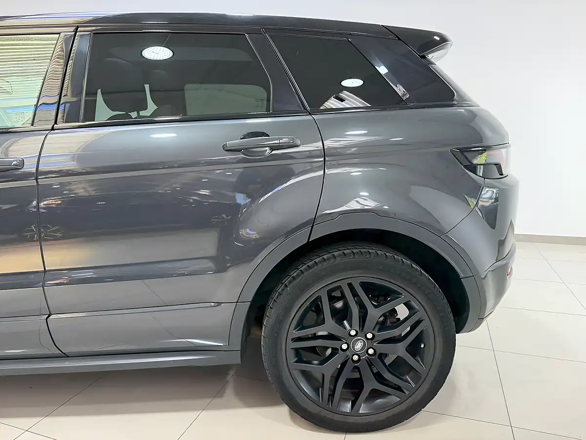 Used 2019 Land Rover Range Rover Evoque Hse Dynamic Carpathian Grey - Interior and Exterior details 7