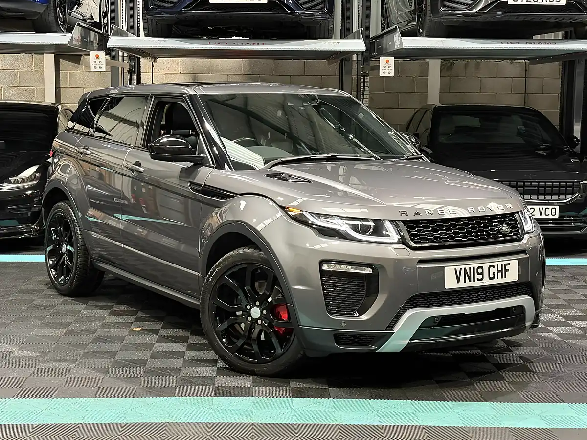 Used 2019 Land Rover Range Rover Evoque Hse Dynamic Grey - Front View