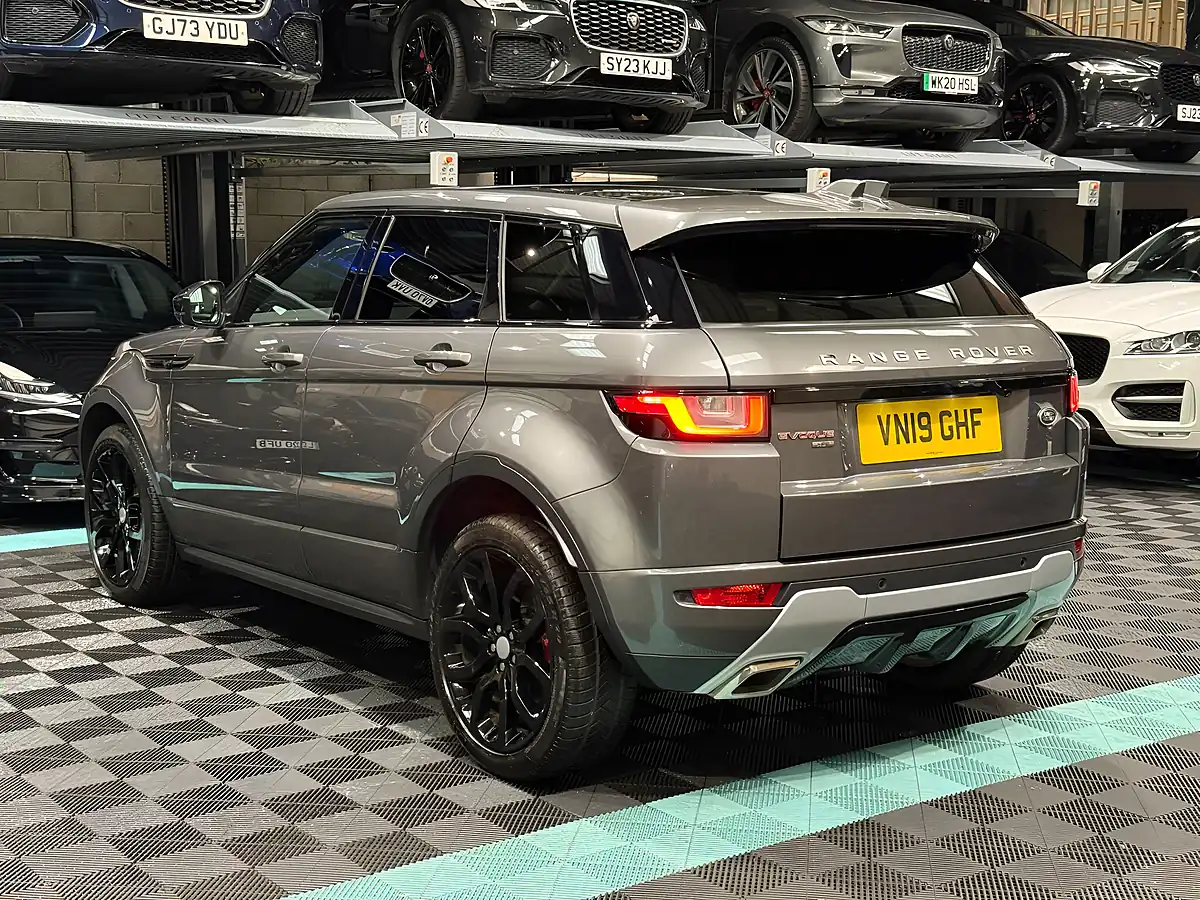 Used 2019 Land Rover Range Rover Evoque Hse Dynamic Grey - Interior and Exterior details 7