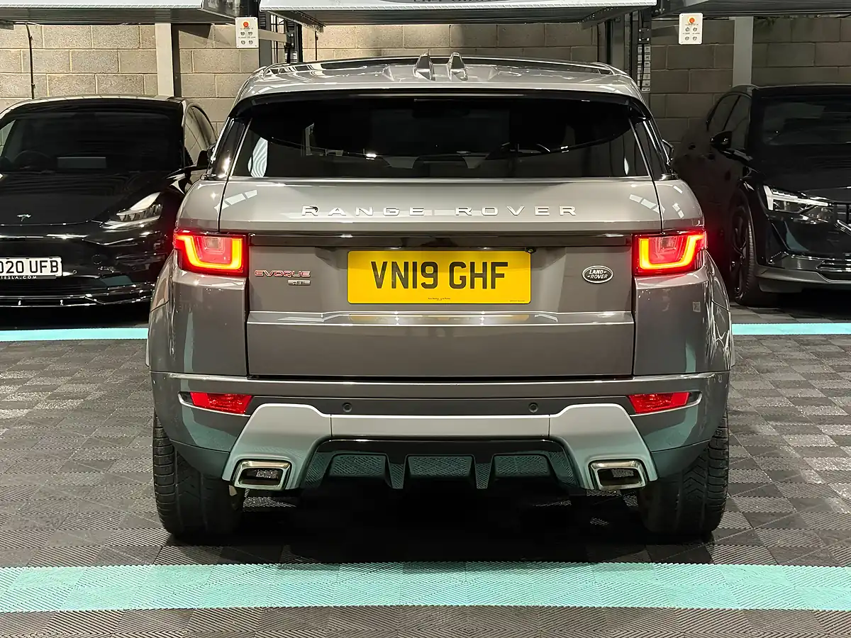 Used 2019 Land Rover Range Rover Evoque Hse Dynamic Grey - Interior and Exterior details 8