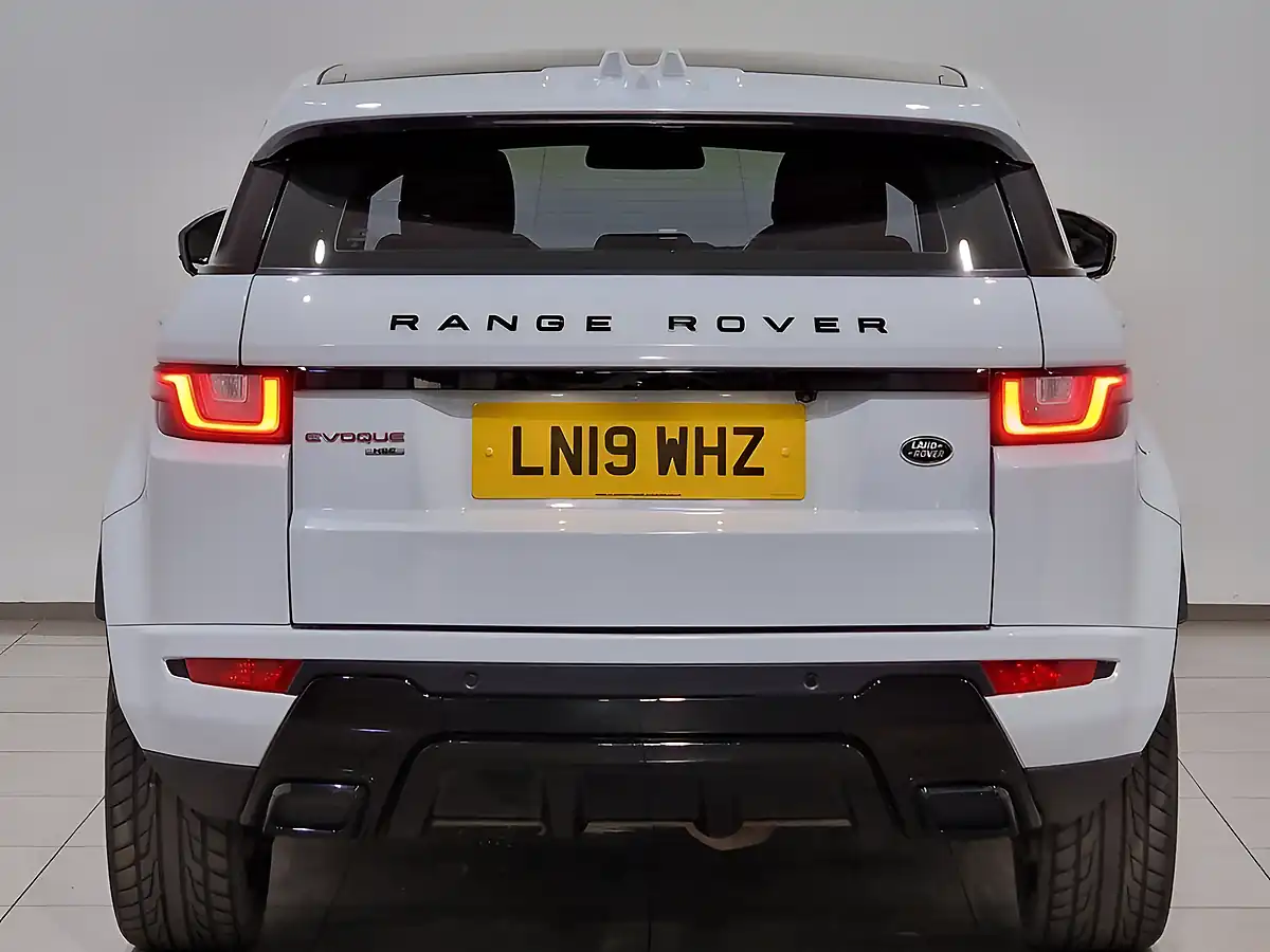 Used 2019 Land Rover Range Rover Evoque Hse Dynamic Pearlescent White - Interior and Exterior details 5