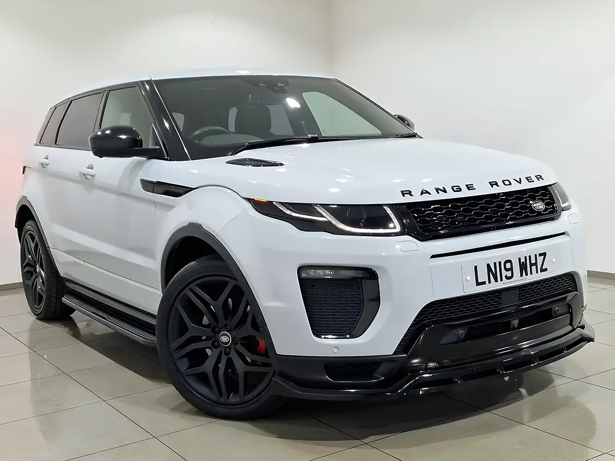 Used 2019 Land Rover Range Rover Evoque Hse Dynamic Pearlescent White - Interior and Exterior details 7