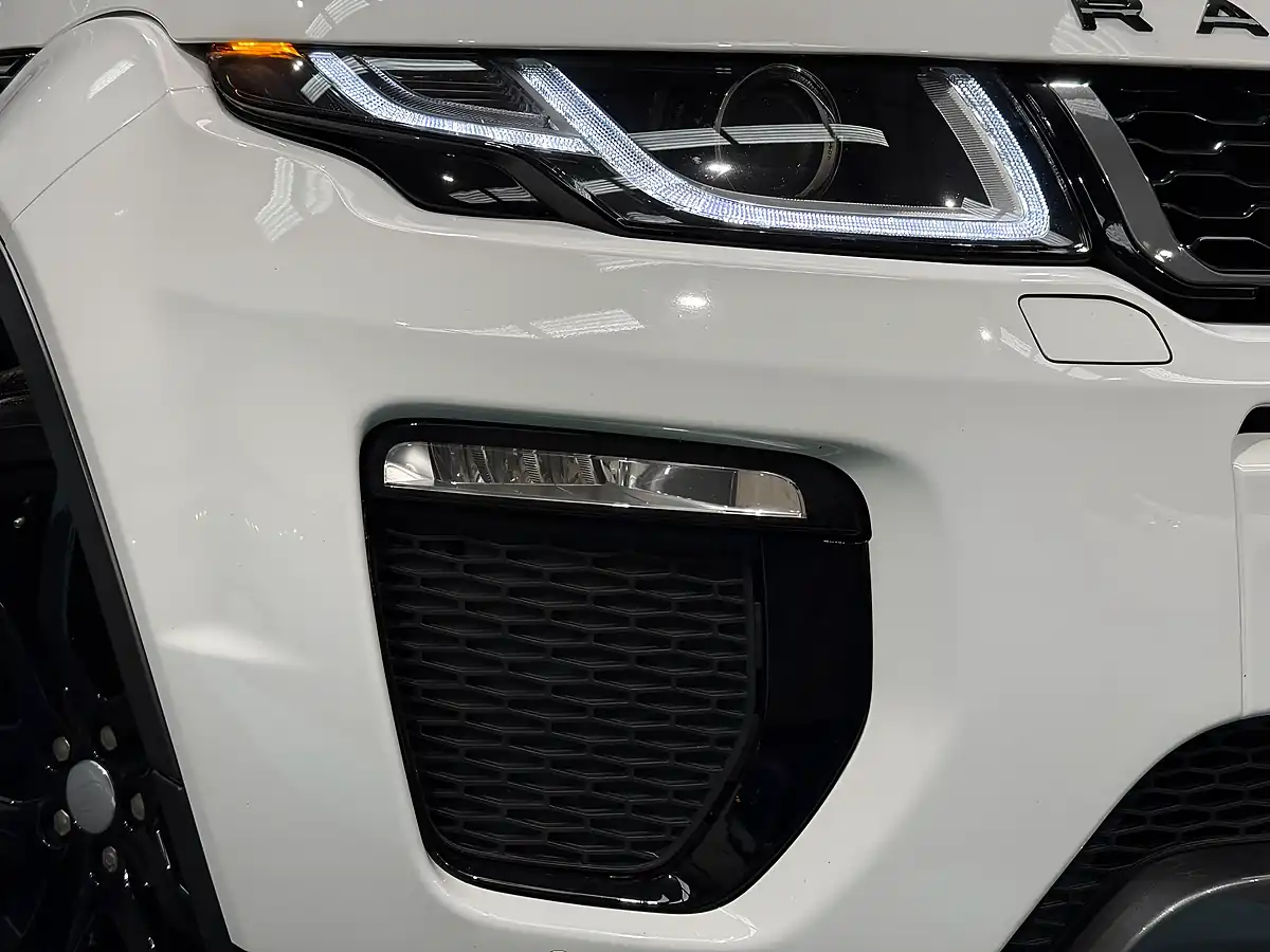 Used 2019 Land Rover Range Rover Evoque Hse Dynamic White - Interior and Exterior details 11