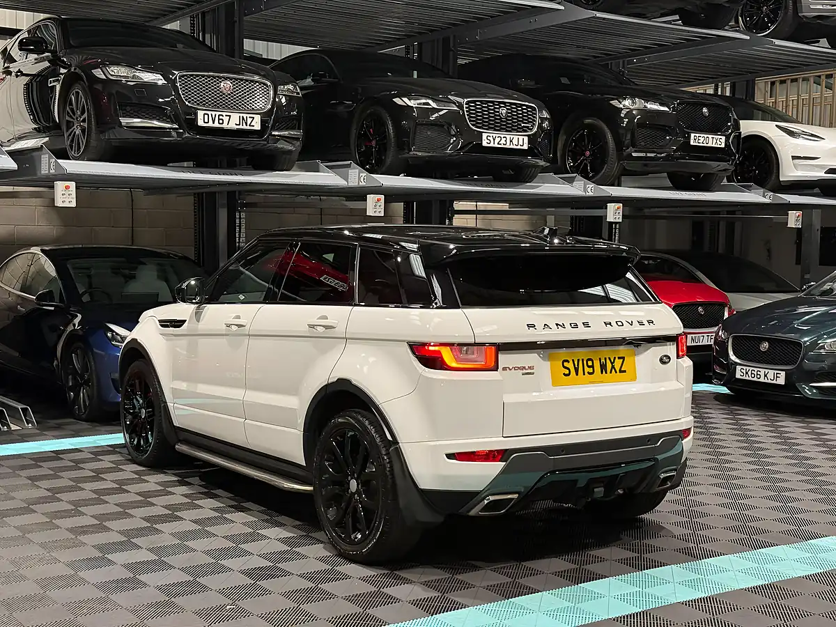 Used 2019 Land Rover Range Rover Evoque Hse Dynamic White - Interior and Exterior details 7