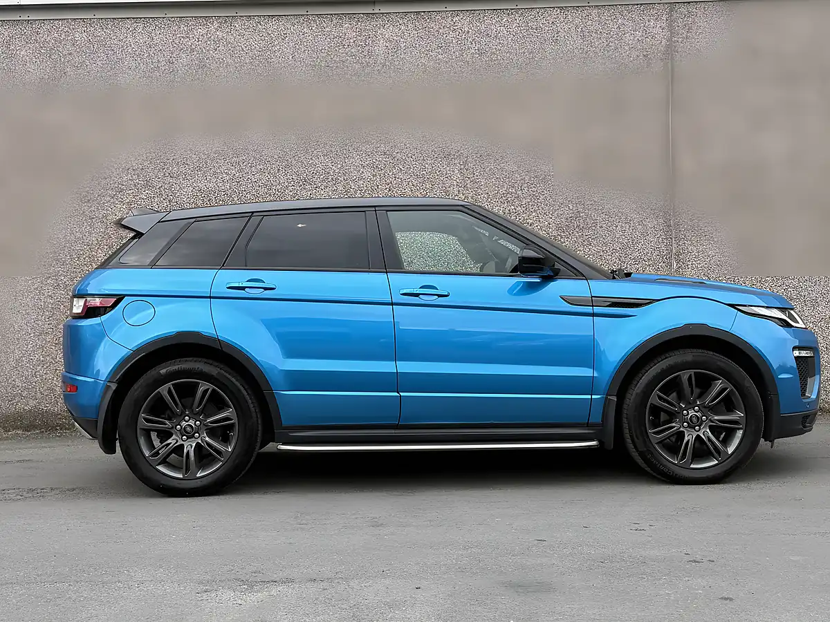 Used 2019 Land Rover Range Rover Evoque Landmark Blue - Interior and Exterior details 4