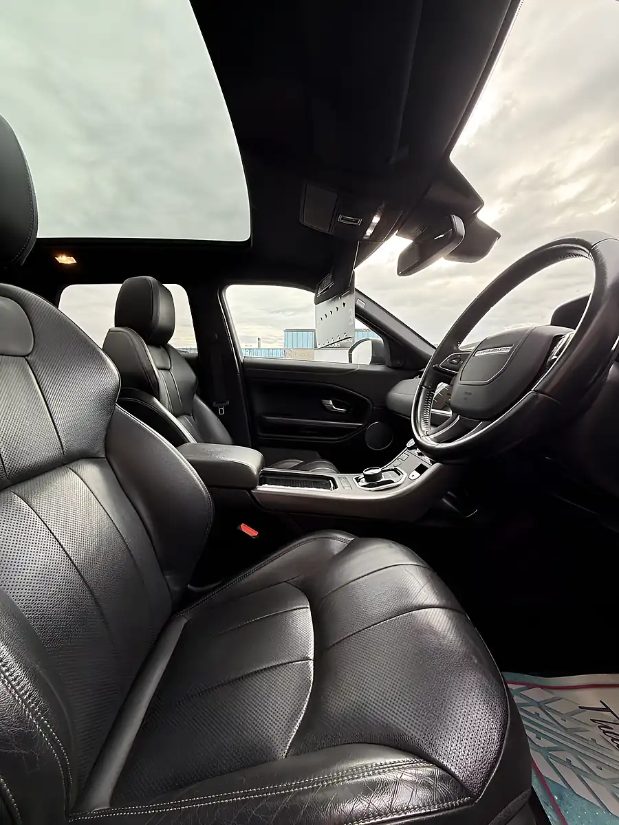 Used 2019 Land Rover Range Rover Evoque Landmark Blue - Interior and Exterior details 7