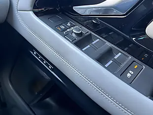 Used 2019 Land Rover Range Rover Evoque R-Dynamic Hse Black - Interior and Exterior details 16