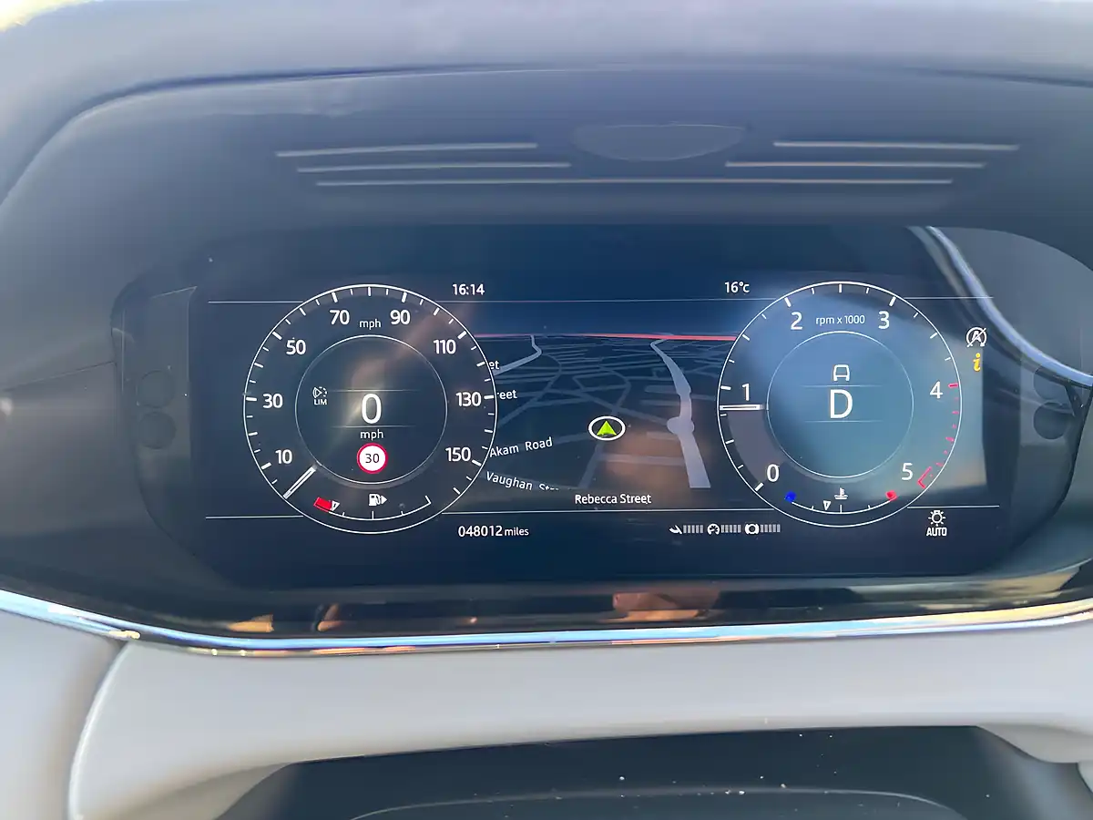 Used 2019 Land Rover Range Rover Evoque R-Dynamic Hse Black - Interior and Exterior details 18