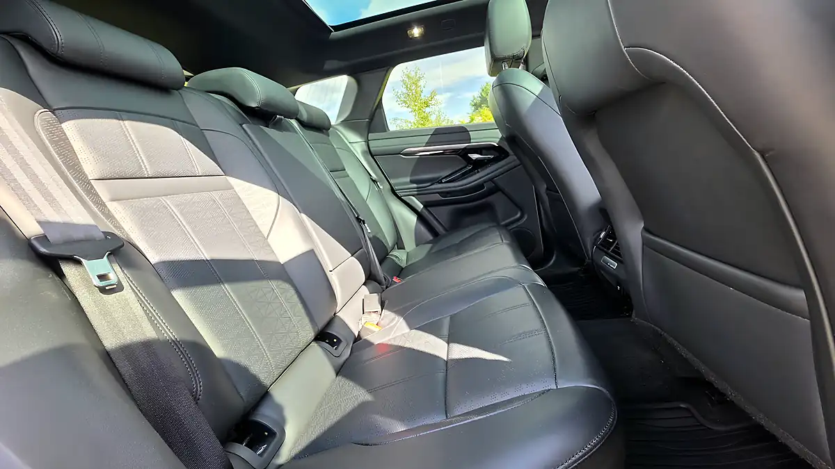 Used 2019 Land Rover Range Rover Evoque R-Dynamic Hse Red - Interior and Exterior details 10