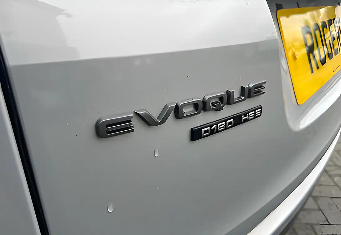 Used 2019 Land Rover Range Rover Evoque R-Dynamic Hse Seoul Pearl Silver - Interior and Exterior details 10
