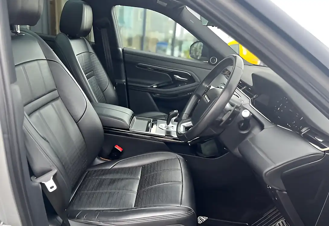 Used 2019 Land Rover Range Rover Evoque R-Dynamic Hse Seoul Pearl Silver - Interior and Exterior details 11