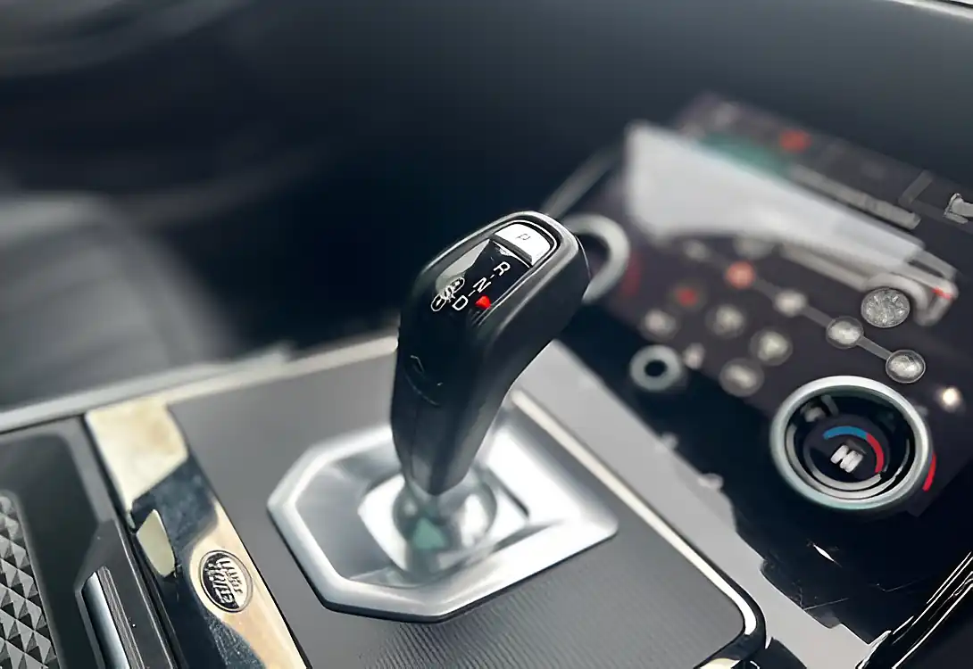 Used 2019 Land Rover Range Rover Evoque R-Dynamic Hse Seoul Pearl Silver - Interior and Exterior details 12