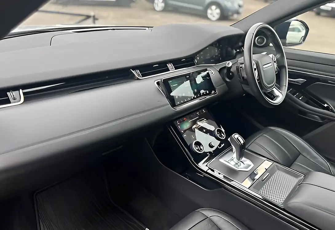 Used 2019 Land Rover Range Rover Evoque R-Dynamic Hse Seoul Pearl Silver - Interior and Exterior details 15