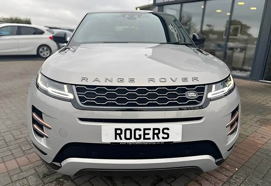 Used 2019 Land Rover Range Rover Evoque R-Dynamic Hse Seoul Pearl Silver - Interior and Exterior details 3