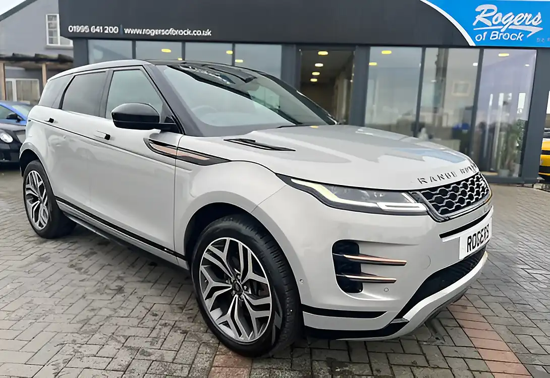 Used 2019 Land Rover Range Rover Evoque R-Dynamic Hse Seoul Pearl Silver - Interior and Exterior details 4