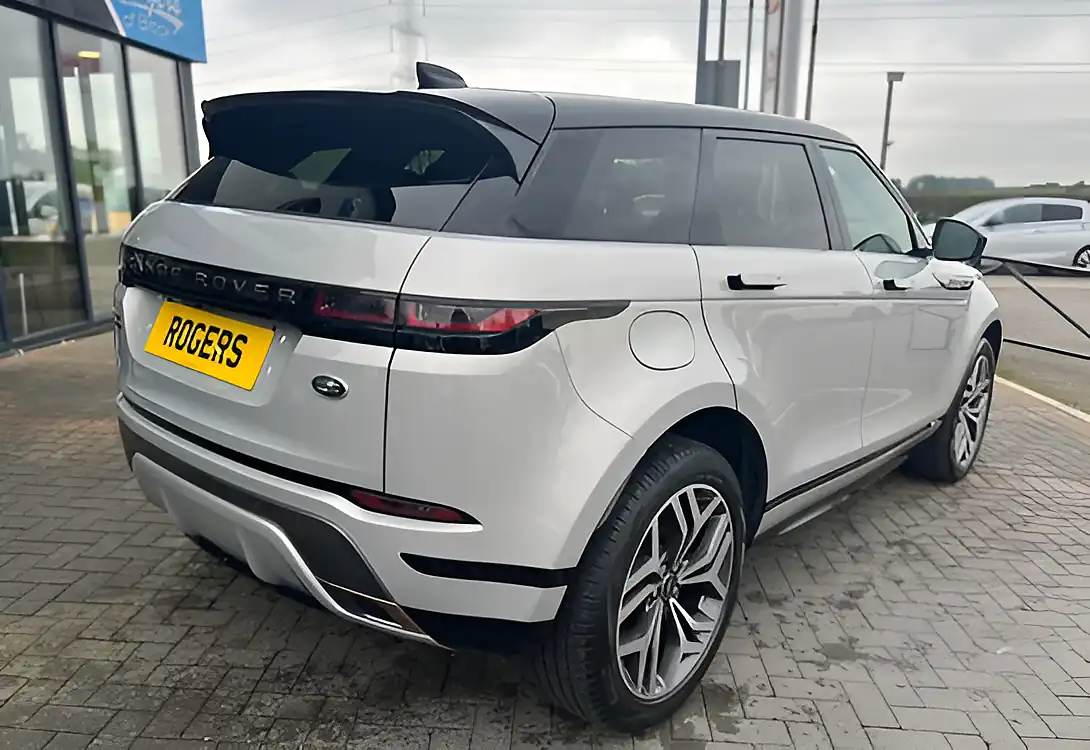 Used 2019 Land Rover Range Rover Evoque R-Dynamic Hse Seoul Pearl Silver - Interior and Exterior details 6