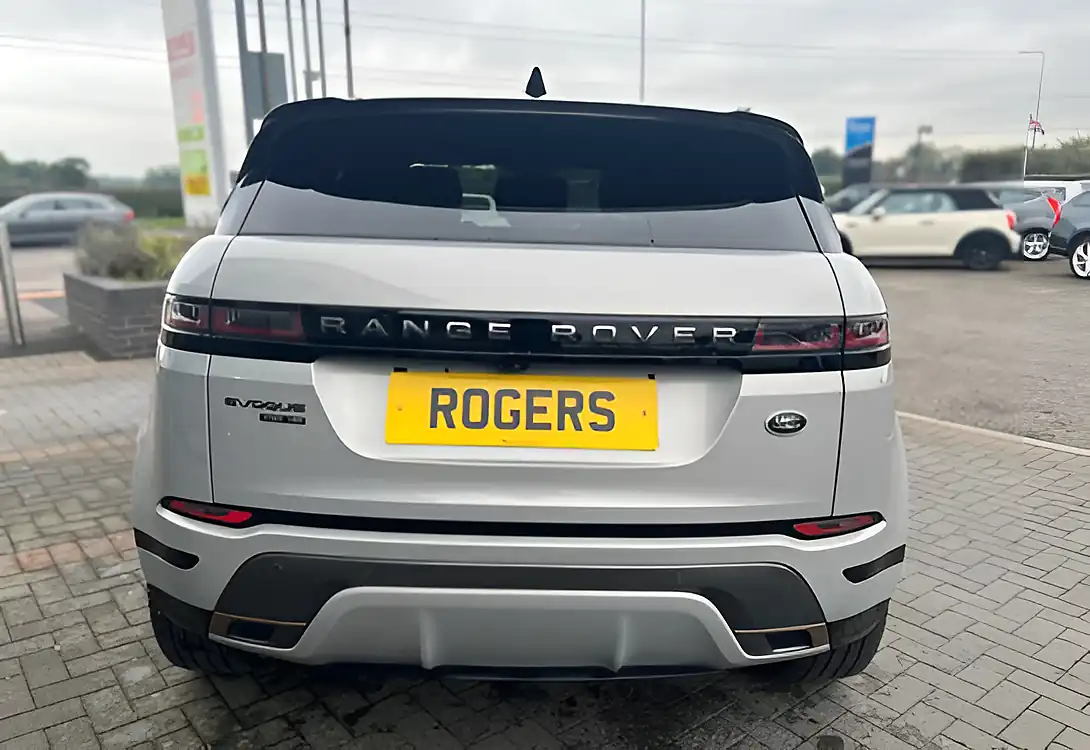 Used 2019 Land Rover Range Rover Evoque R-Dynamic Hse Seoul Pearl Silver - Interior and Exterior details 7