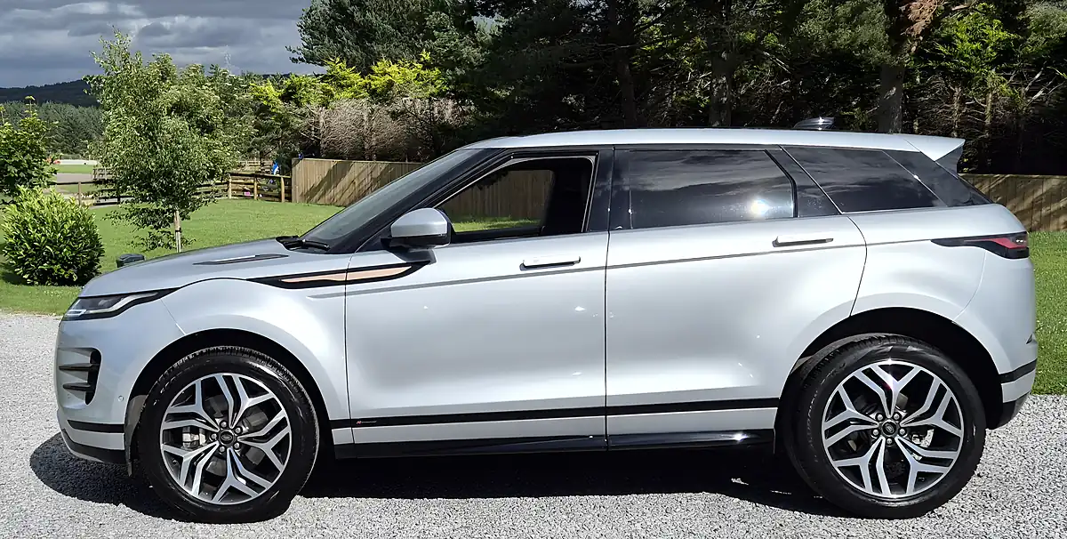Used 2019 Land Rover Range Rover Evoque R-Dynamic Hse Silver - Interior and Exterior details 3