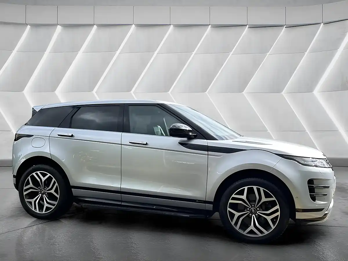 Used 2019 Land Rover Range Rover Evoque R-Dynamic Hse Silver - Interior and Exterior details 4