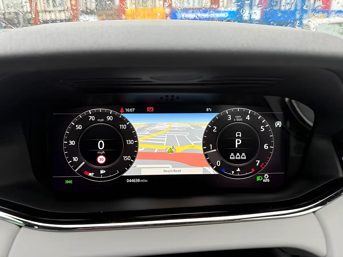Used 2019 Land Rover Range Rover Evoque R-Dynamic Hse White - Interior and Exterior details 16