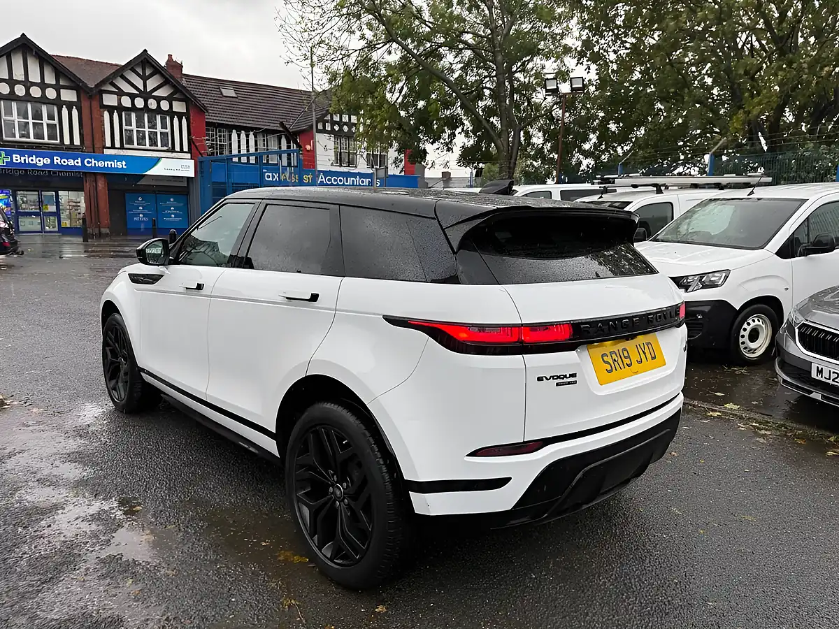 Used 2019 Land Rover Range Rover Evoque R-Dynamic Hse White - Interior and Exterior details 5