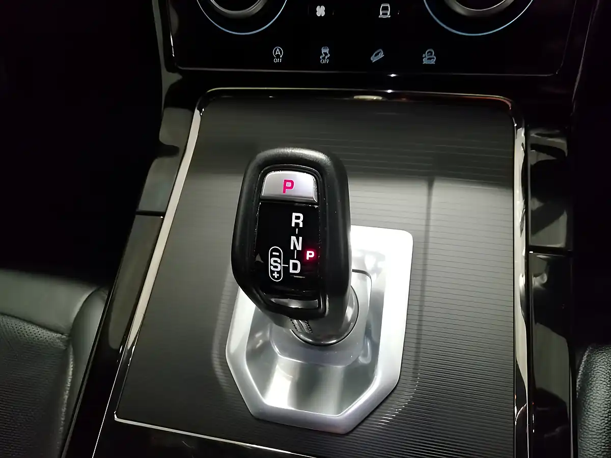 Used 2019 Land Rover Range Rover Evoque R-Dynamic S Black - Interior and Exterior details 18