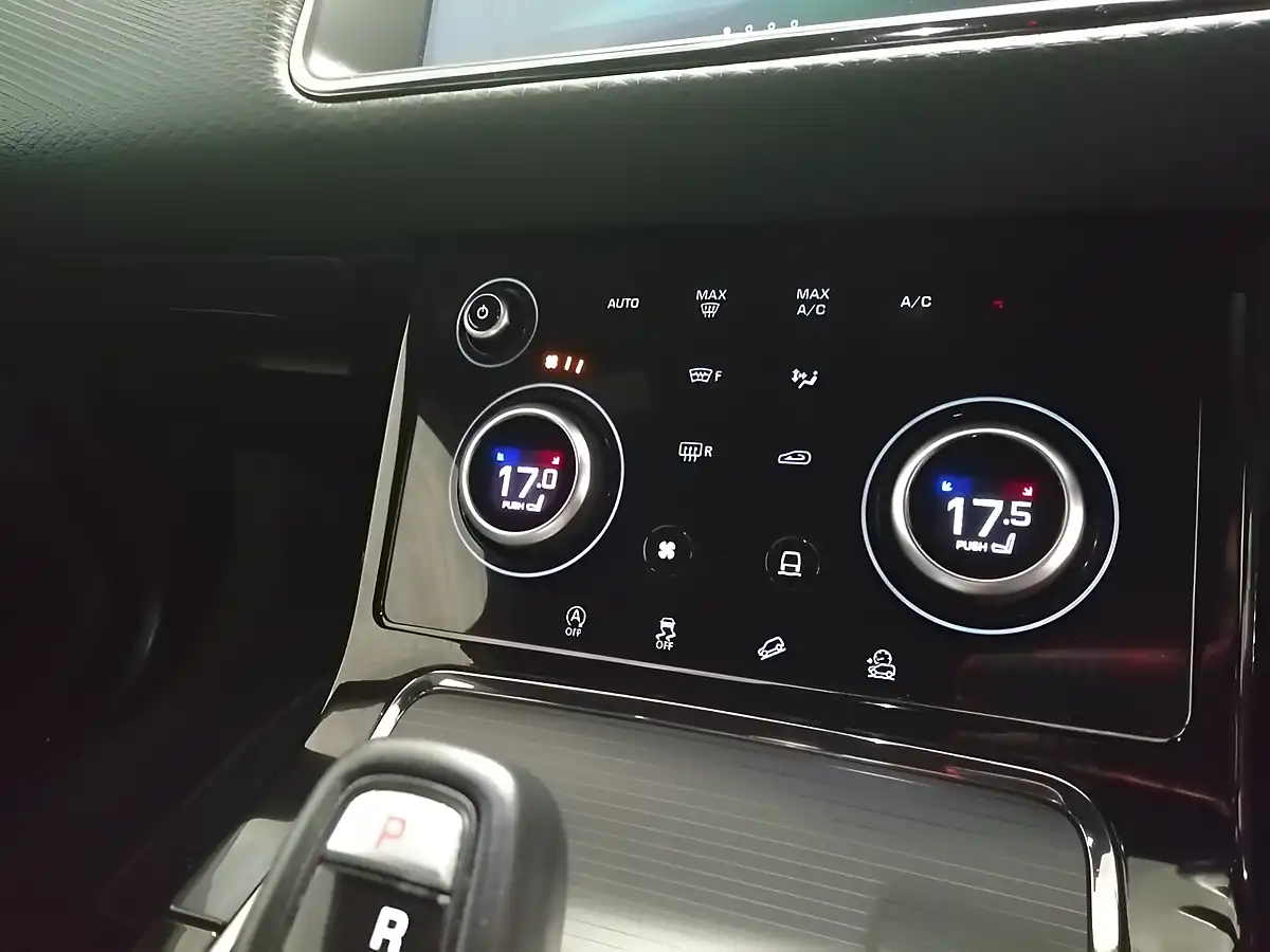 Used 2019 Land Rover Range Rover Evoque R-Dynamic S Black - Interior and Exterior details 19