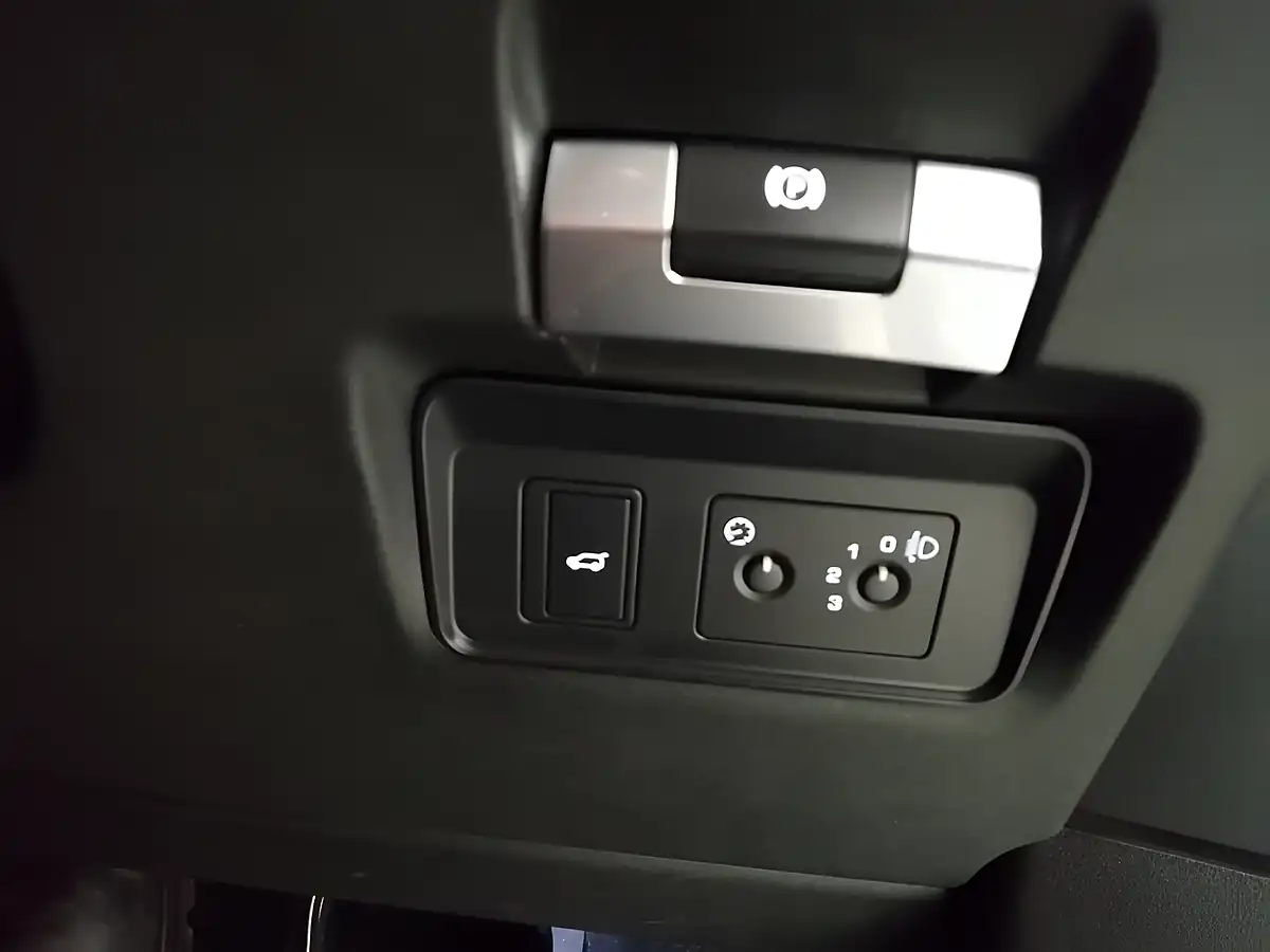 Used 2019 Land Rover Range Rover Evoque R-Dynamic S Black - Interior and Exterior details 20