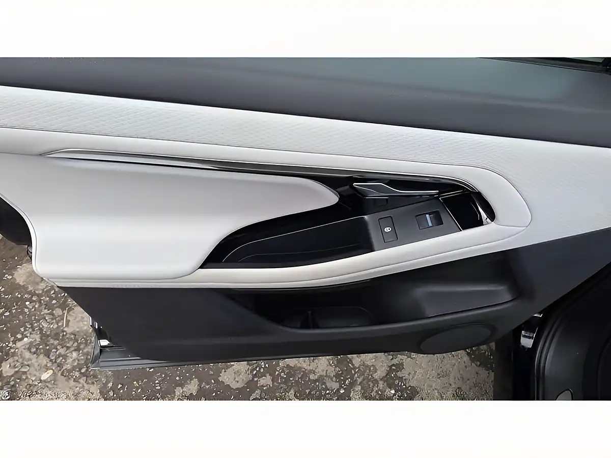 Used 2019 Land Rover Range Rover Evoque R-Dynamic S Black - Interior and Exterior details 18