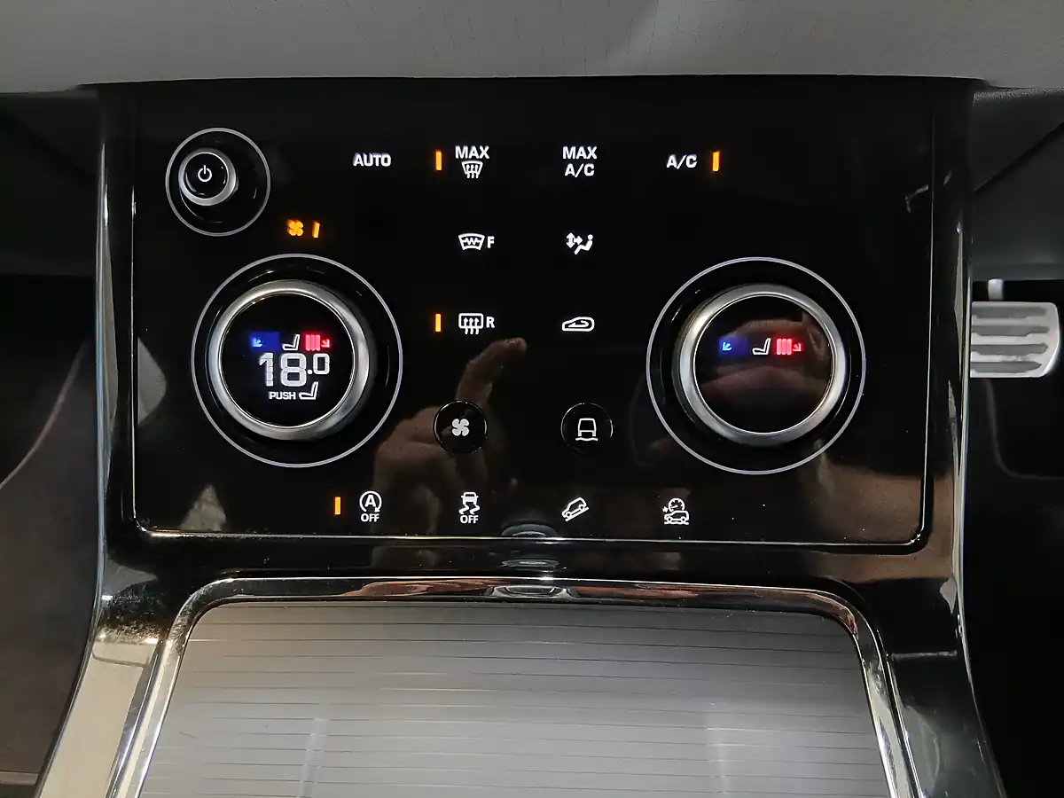 Used 2019 Land Rover Range Rover Evoque R-Dynamic S Black - Interior and Exterior details 17
