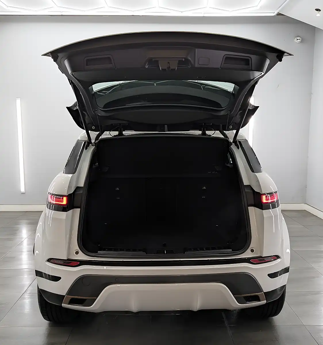 Used 2019 Land Rover Range Rover Evoque R-Dynamic S Fuji White - Interior and Exterior details 9