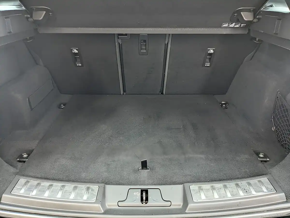 Used 2019 Land Rover Range Rover Evoque R-Dynamic S Narvik Black - Interior and Exterior details 10